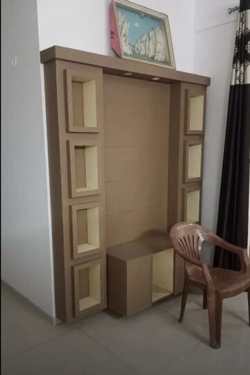 Room in 2 BHK Apartment at Ansals Celebrity Greens, Sushant Golf City – for Rent