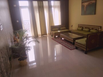 Living Room in 3 BHK Apartment at Gomti Nagar – for Rent