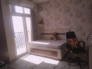 Bedroom in 3 BHK Apartment at Gomti Nagar – for Rent