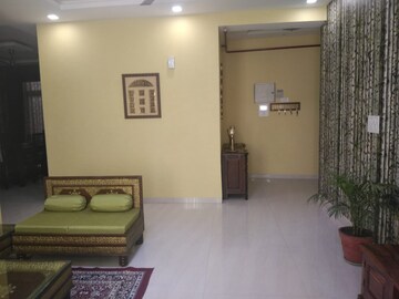 Bedroom in 3 BHK Apartment at Gomti Nagar – for Rent