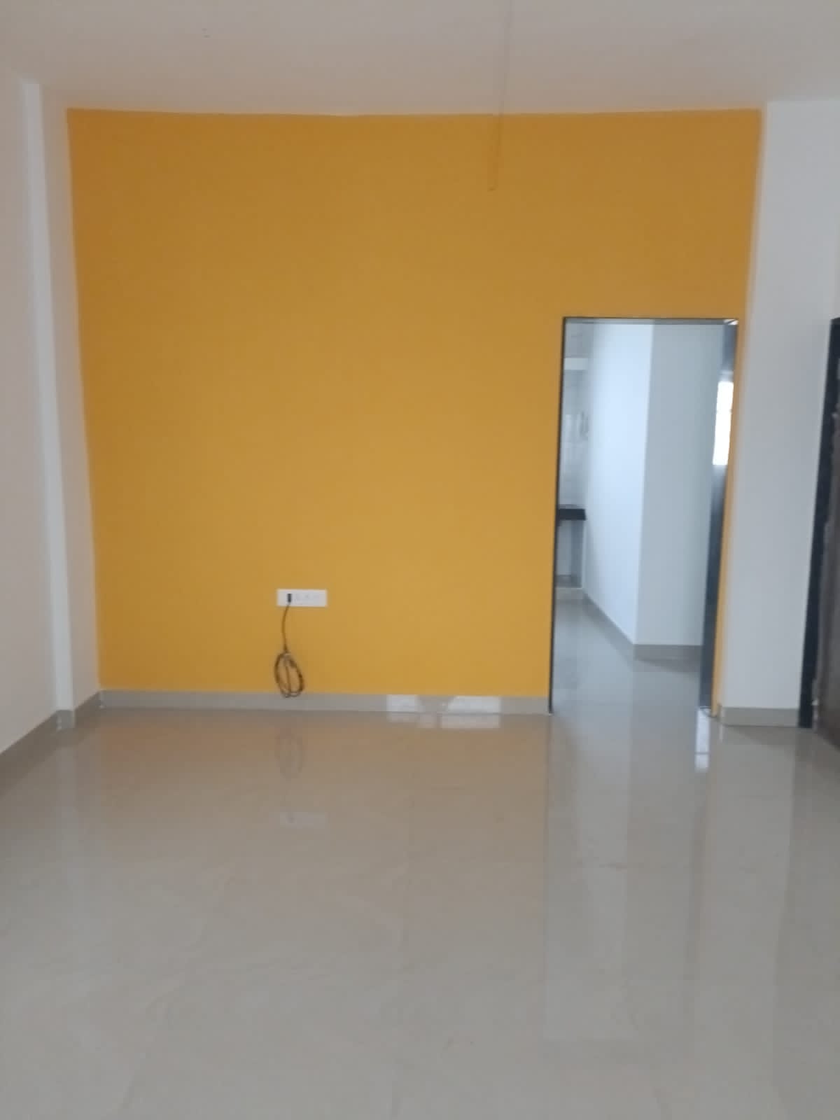 3 BHK + Extra Room 1300 Sq.Ft. Apartment in Camp Universal Apartment