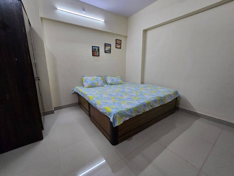 Room, goregaon west Pg For Boys In Goregaon West 8881019