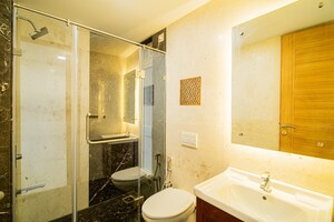 Bathroom in 3 BHK Apartment at Oberoi Realty Splendor, Andheri East – for Sale