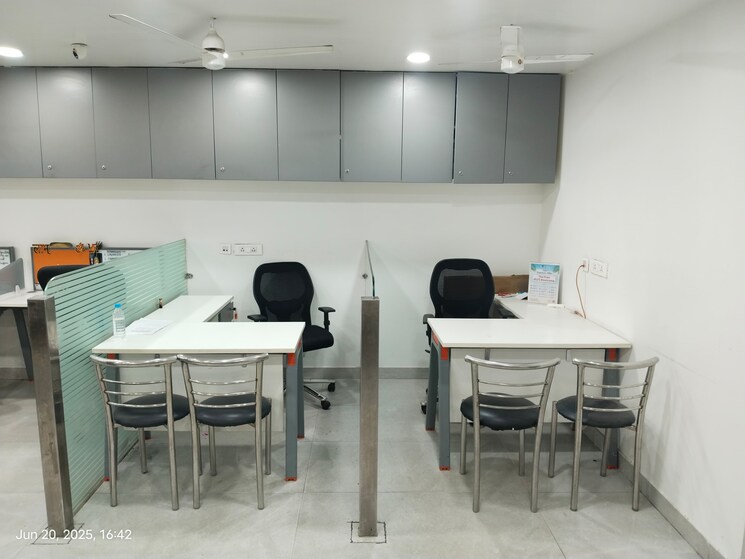 Team Area, prashant vihar Commercial Office Space 1000 Sq.Ft. In Prashant Vihar Delhi 8881037