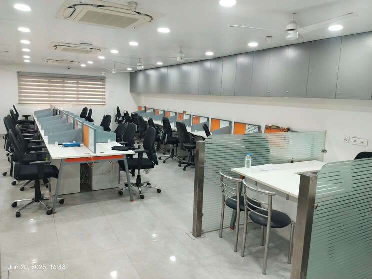 Team Area, prashant vihar Commercial Office Space 1000 Sq.Ft. In Prashant Vihar Delhi 8881037
