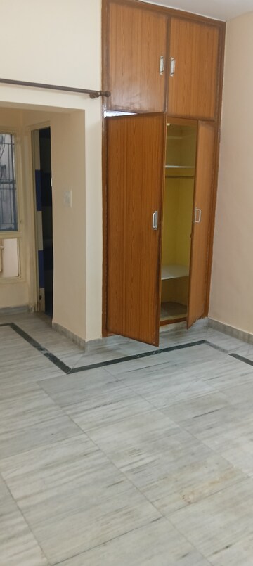 Room in 2 BHK Apartment at Shatabdi Vihar, Sector 52 – for Rent