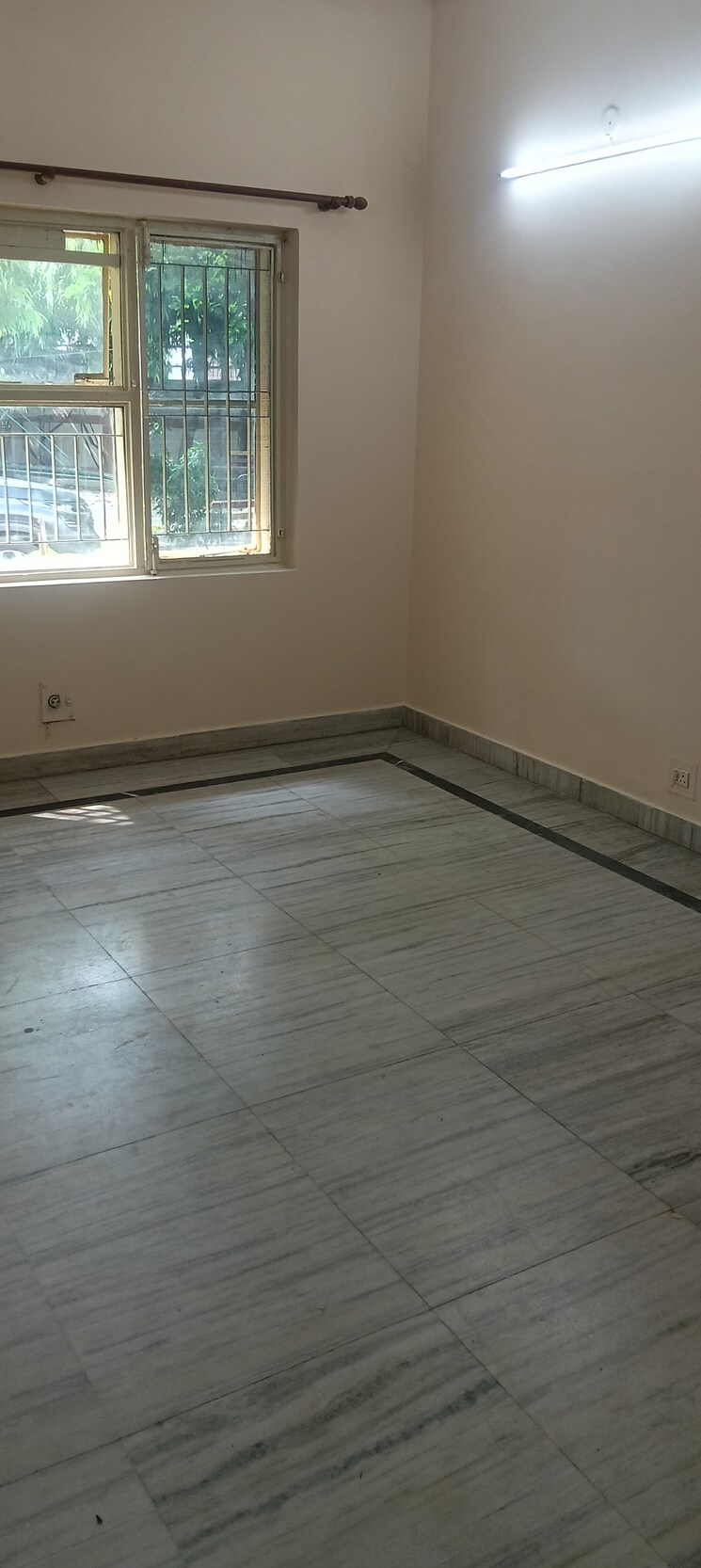 Room, shatabdi-vihar 2 Bedroom 950 Sq.Ft. Apartment In Sector 52 Noida 8881041