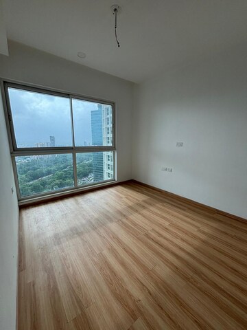 Room in 2 BHK Apartment at Aurum Q Residences, Ghansoli – for Rent