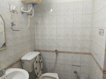 Bathroom in 3 BHK Independent House at Gomti Nagar – for Rent