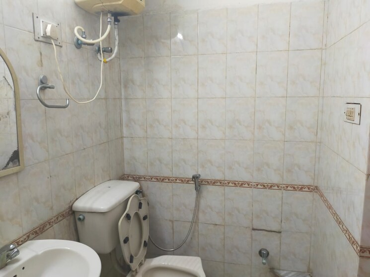 Bathroom, gomti nagar 3 Bedroom 3260 Sq.Ft. Independent House In Gomti Nagar Lucknow 8881058