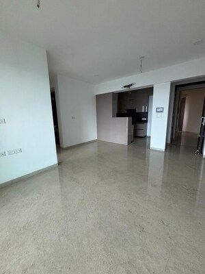 Room in 2 BHK Apartment at Aurum Q Residences, Ghansoli – for Sale