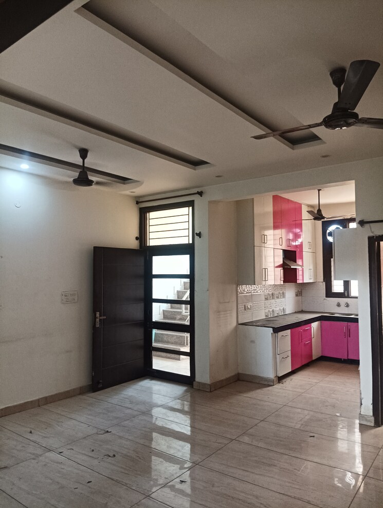 Room, dhakoli 3 Bedroom 1050 Sq.Ft. Builder Floor In Dhakoli Zirakpur 8881154