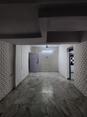 Room in 1 BHK Apartment at Mangal Orchid Chs, Andheri West – for Rent