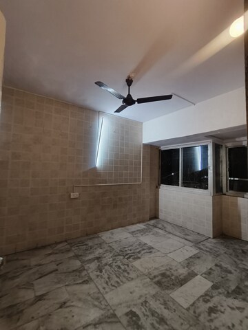 Room in 1 BHK Apartment at Mangal Orchid Chs, Andheri West – for Rent
