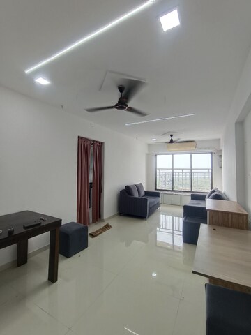 2 BHK Apartment For Rent in Lotus Unity, Versova
