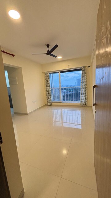 1 BHK Apartment For Rent in UK Iridium, Kandivali East