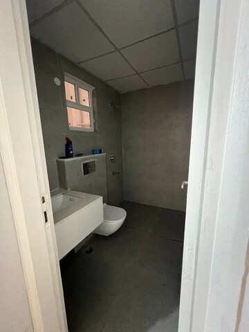 Bathroom in 4 BHK Apartment at DLF Hamilton Court, Sector 27 – for Sale