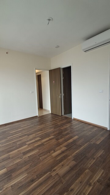 Furnished Amenities in 2 BHK Apartment at LnT Realty Crescent Bay, Parel – for Rent