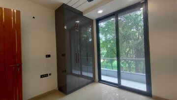 Room in 3 BHK Builder Floor at Palam Vihar – for Sale
