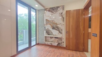 Room in 3 BHK Builder Floor at Palam Vihar – for Sale