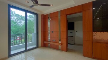 Room in 3 BHK Builder Floor at Palam Vihar – for Sale