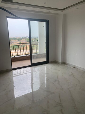 3 BHK Builder Floor For Sale in BPTP Amstoria, Sector 102