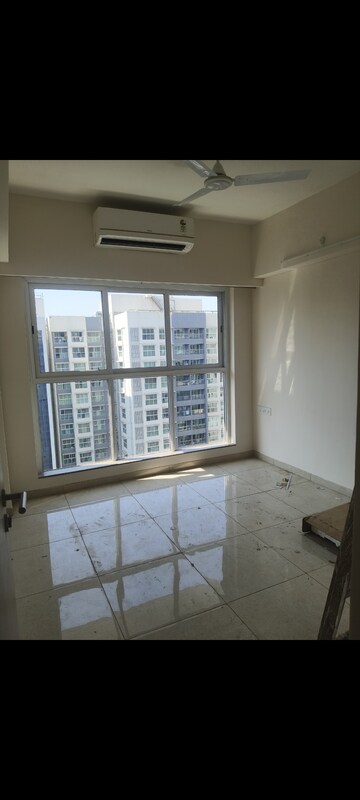 Master Bedroom in 2 BHK Apartment at LnT Veridian, Powai – for Rent