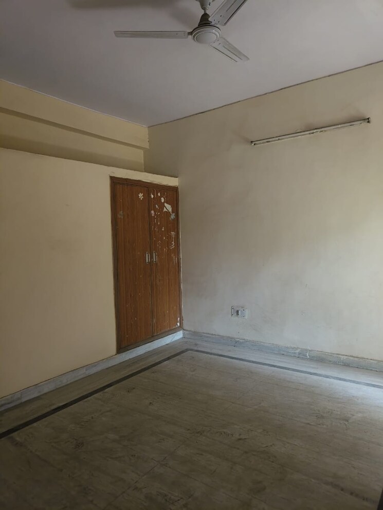 Room, sector 56 2.5 Bedroom 1462 Sq.Ft. Independent House In Sector 56 Noida 8881300