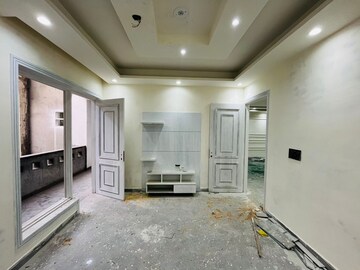 Room in 3 BHK Builder Floor at Green Fields Colony – for Sale