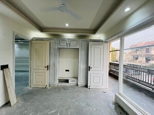 Building Lobby in 3 BHK Builder Floor at Green Fields Colony – for Sale