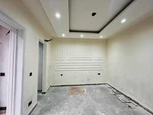 Room in 3 BHK Builder Floor at Green Fields Colony – for Sale