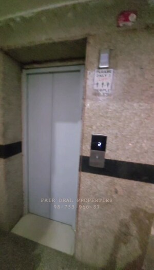 Furnished Amenities in 2 BHK Builder Floor at Dilshad Colony – for Sale