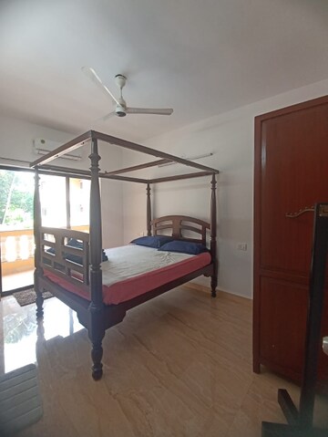 Room in 2 BHK Apartment at Marna Siolim – for Rent