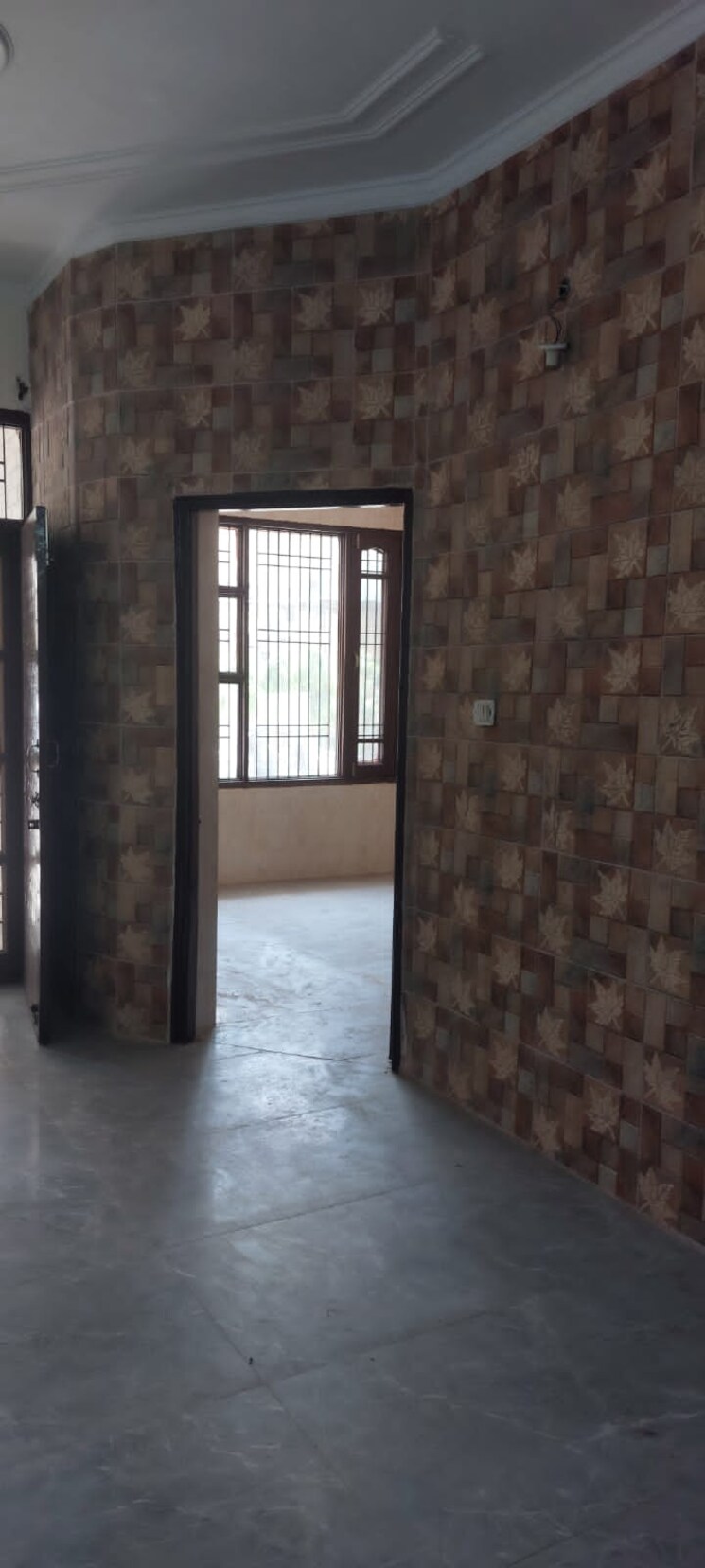 Room, kishanpura 2 Bedroom 900 Sq.Ft. Builder Floor In Kishanpura Zirakpur 8881332