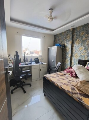 Master Bedroom in 3 BHK Builder Floor at Govindpuri – for Sale