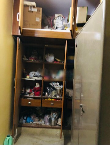 Furnished Amenities in 4 BHK Builder Floor at Dilshad Colony – for Sale