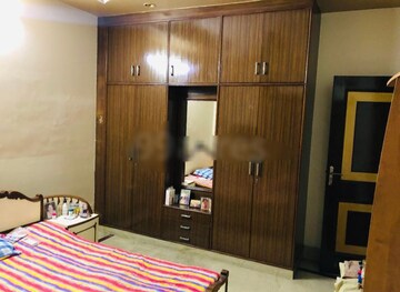 Bedroom in 4 BHK Builder Floor at Dilshad Colony – for Sale