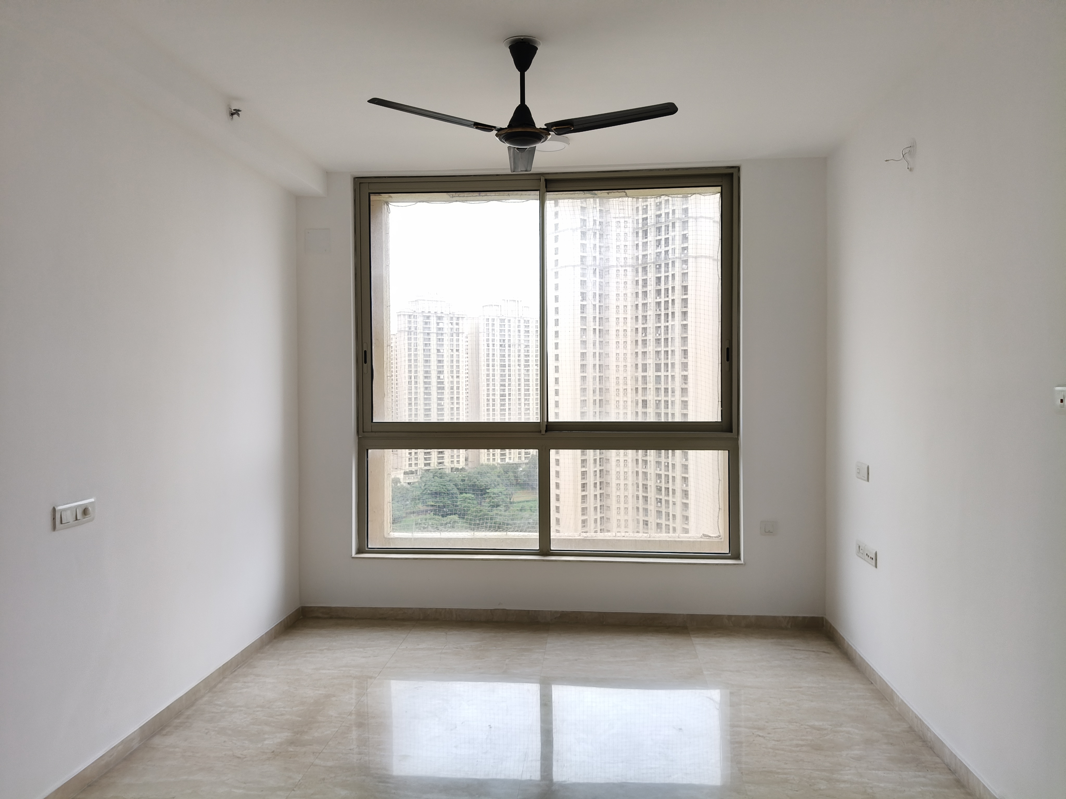2 BHK Apartment For Sale in Hiranandani Eagleridge Wing A