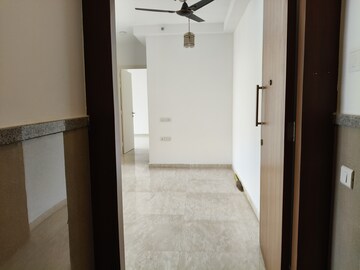 Room in 2 BHK Apartment at Hiranandani Eagleridge Wing A, Thane West – for Sale