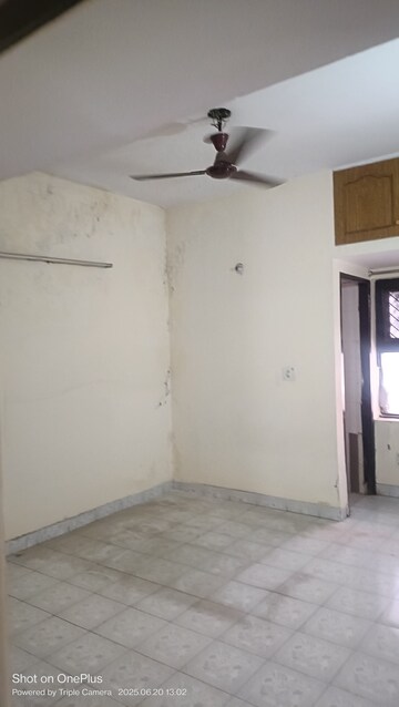Room in 2 BHK Builder Floor at Ashoka Enclave 3, Sector 35 – for Rent