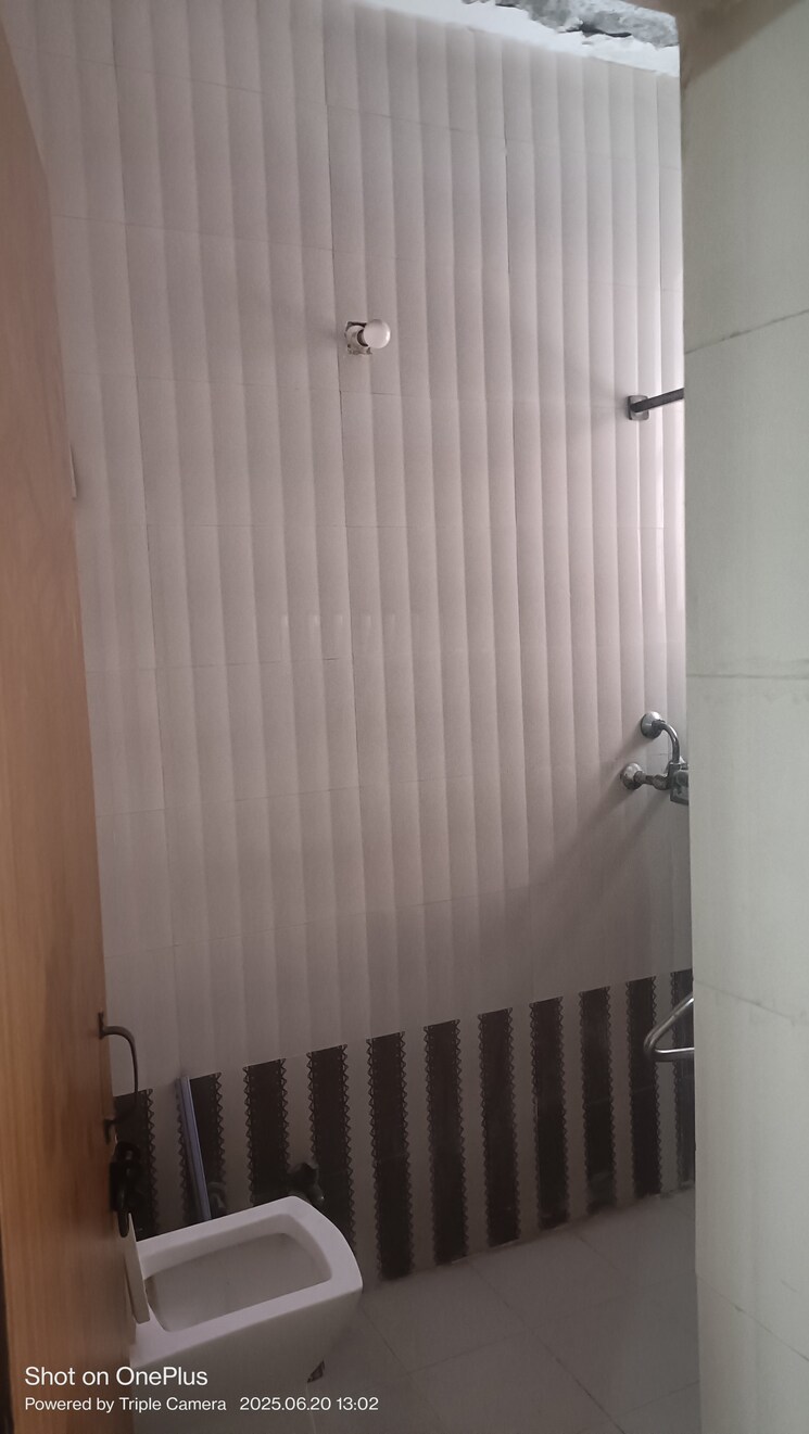 Bathroom, ashoka-enclave-3 2 Bedroom 160 Sq.Yd. Builder Floor In Sector 35 Faridabad 8881447