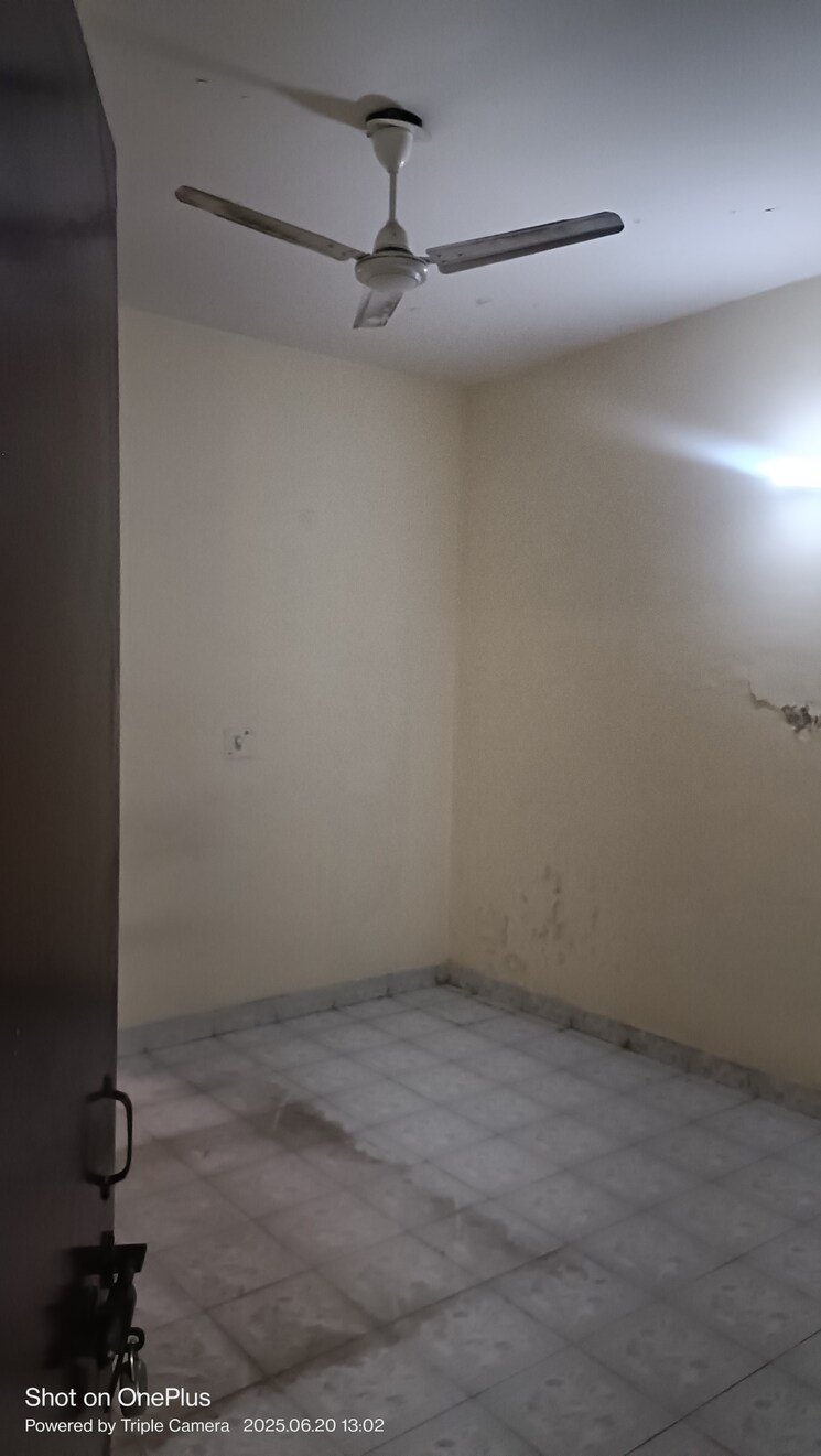 Room, ashoka-enclave-3 2 Bedroom 160 Sq.Yd. Builder Floor In Sector 35 Faridabad 8881447