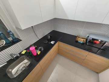 Team Area in 2 BHK Apartment at Omkar Signet, Malad East – for Rent