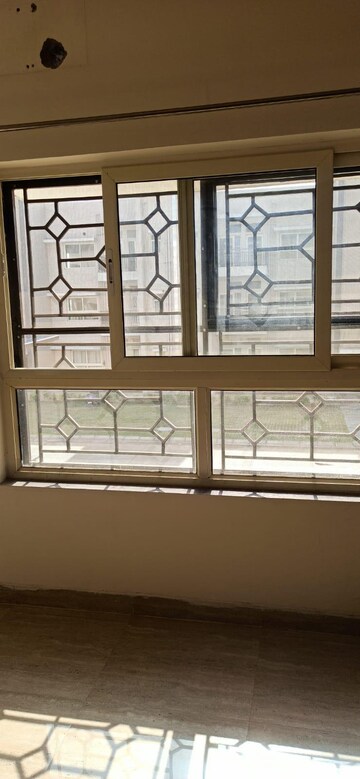 Room in 3 BHK Apartment at Lavender Floors, Sector 89 – for Sale