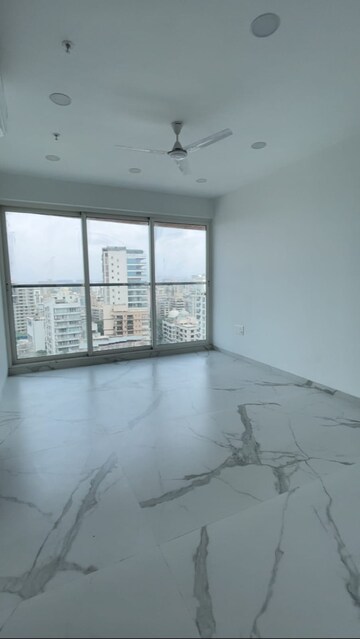 Room in 4 BHK Apartment at Joy Legend, Khar West – for Rent