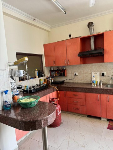 Kitchen in 3 BHK Apartment at Gomti Nagar – for Rent