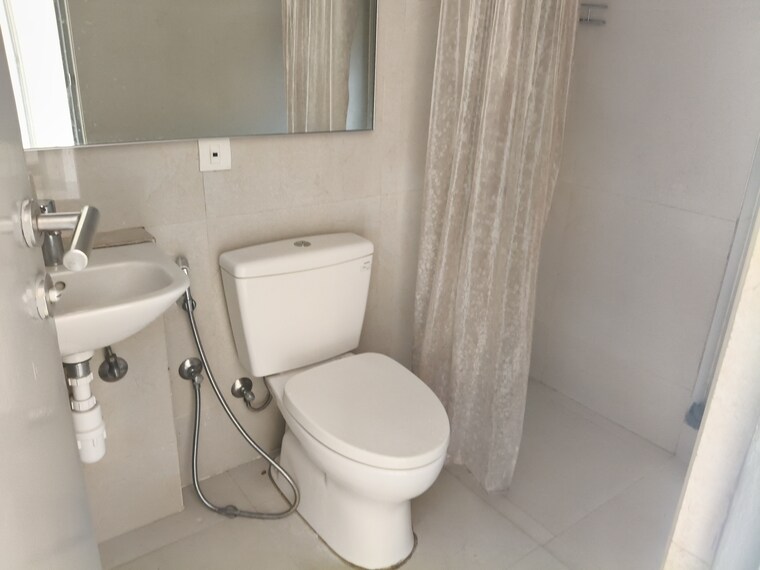 Bathroom, hiranandani-delanna 2 Bedroom 750 Sq.Ft. Apartment In Ghodbunder Road Thane 8881533