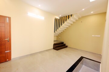 Room in 2 BHK Independent House at Valar Nagar – for Sale