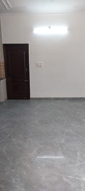 Room in 3 BHK Builder Floor at Pir Machalla – for Sale