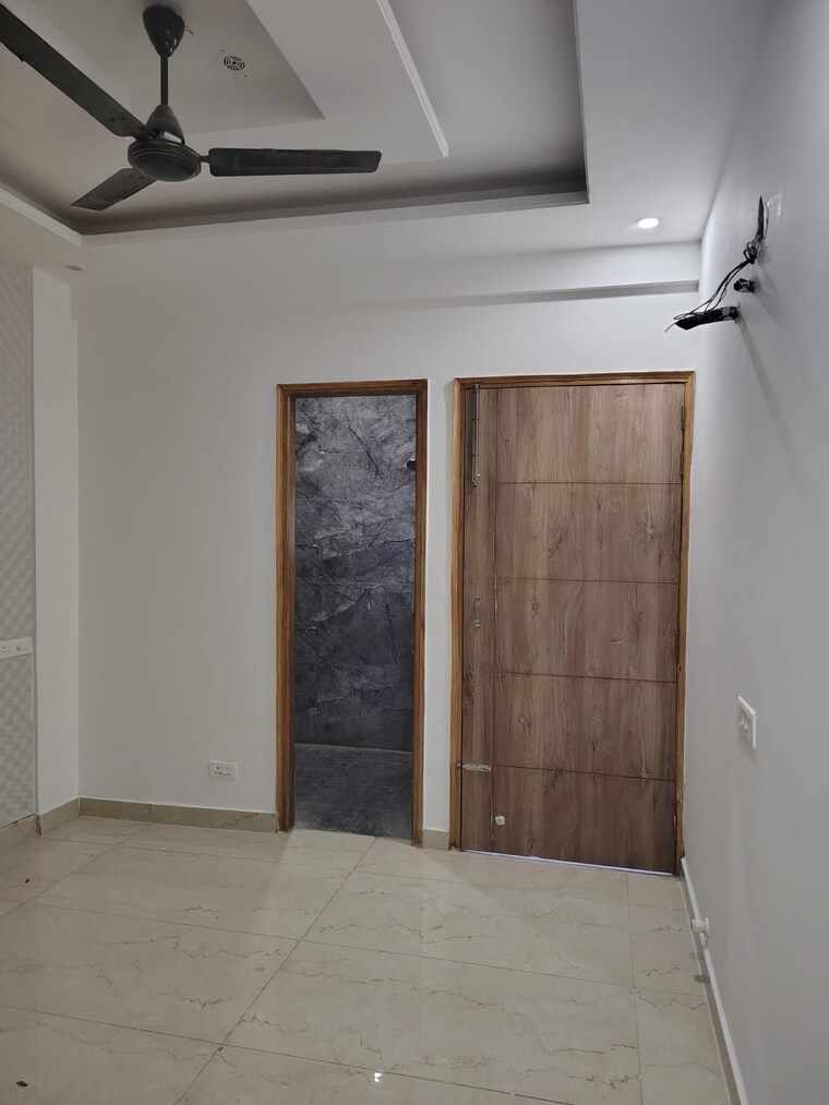 Room, pir machalla 3 Bedroom 1100 Sq.Ft. Builder Floor In Pir Machalla Zirakpur 8881584